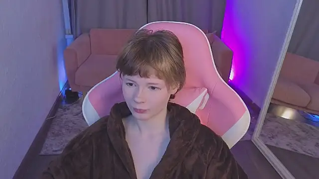 Snapshot of MikassaBowl chatting on March 30, 9:38 pm MikassaBowl online show from March 30, 9:38 pm