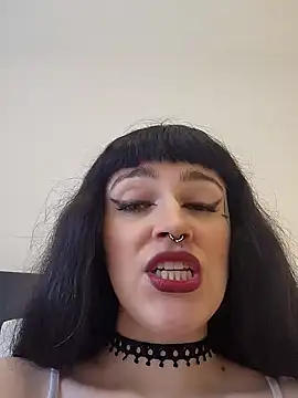 Snapshot of Mommynatrix chatting on March 28, 3:44 pm Mommynatrix online show from March 28, 3:44 pm