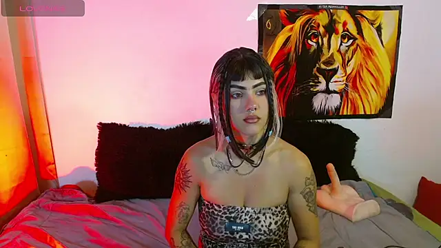 Divinejewel69 online show from May 12, 2:14 pm