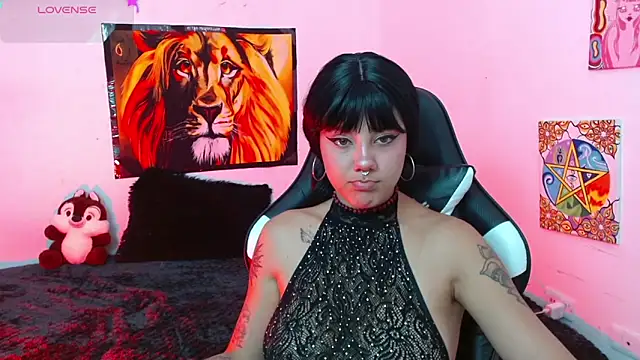Divinejewel69 online show from June 21, 9:12 am