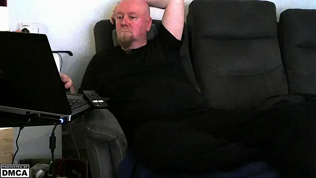 Snapshot of TeaserDom chatting on March 6, 7:32 pm TeaserDom online show from March 6, 7:32 pm