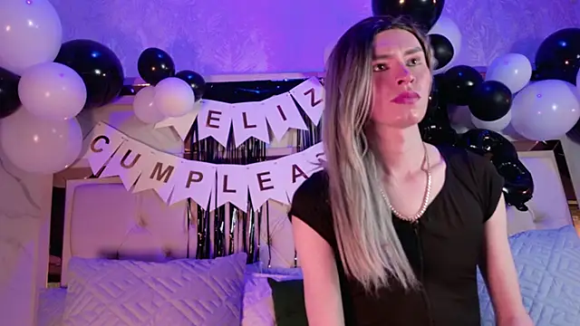 kamilla rossi online show from May 18, 3:51 pm