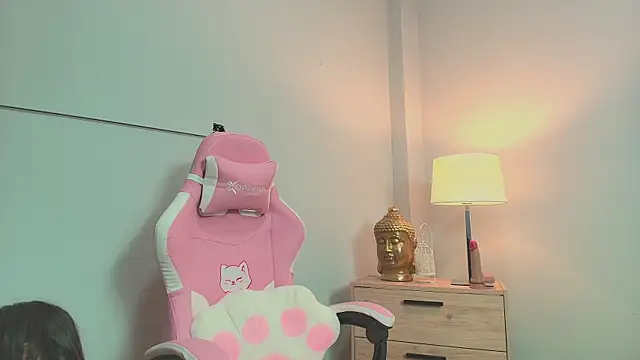 Snapshot of gabyevans4 chatting on March 23, 1:26 pm gabyevans4 online show from March 23, 1:26 pm