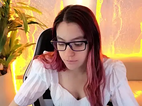 stefania tp online show from March 13, 12:45 pm