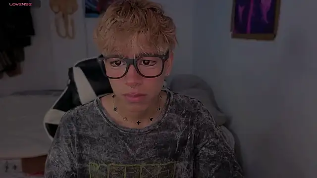 Snapshot of Ryan_sweet chatting on March 4, 5:30 pm Ryan sweet online show from March 4, 5:30 pm