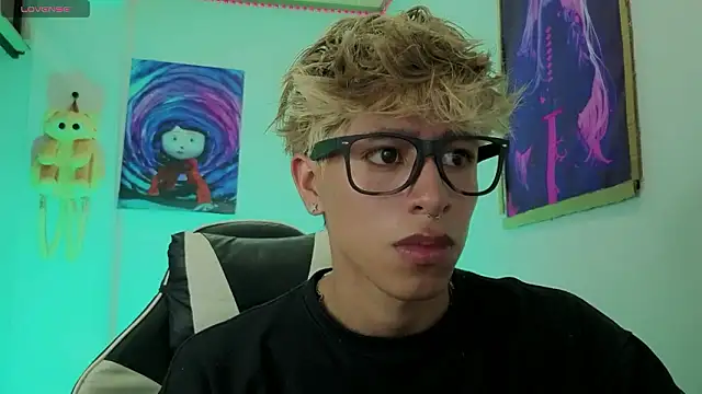 Snapshot of Ryan_sweet chatting on March 16, 3:56 am Ryan sweet online show from March 16, 3:56 am