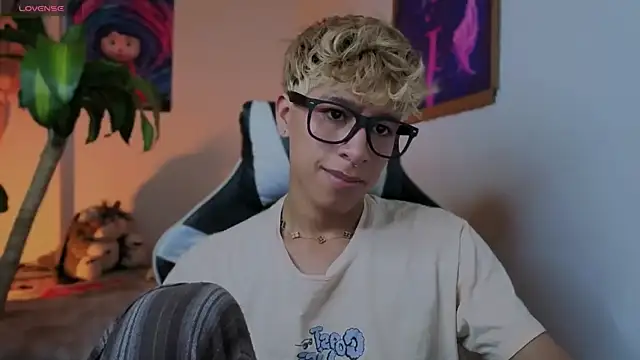 Snapshot of Ryan_sweet chatting on March 26, 6:52 am Ryan sweet online show from March 26, 6:52 am