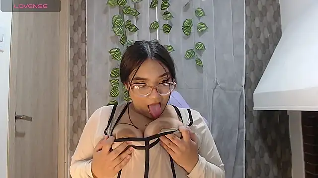 Snapshot of anyela_donecm chatting on March 28, 7:35 pm anyela donecm online show from March 28, 7:35 pm