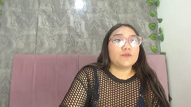 anyela donecm online show from May 19, 8:04 pm