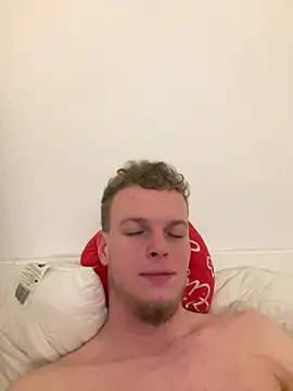 Snapshot of Dencchikk22 chatting on February 25, 11:03 pm Dencchikk22 online show from February 25, 11:03 pm