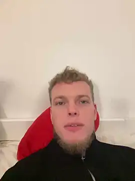 Snapshot of Dencchikk22 chatting on March 5, 4:36 pm Dencchikk22 online show from March 5, 4:36 pm