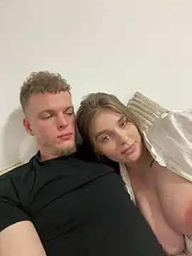 Snapshot of Dencchikk22 chatting on March 16, 11:09 pm Dencchikk22 online show from March 16, 11:09 pm