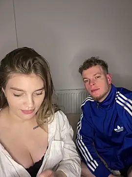 Snapshot of Dencchikk22 chatting on March 21, 11:19 pm Dencchikk22 online show from March 21, 11:19 pm