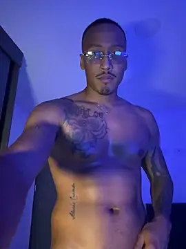 Snapshot of bruno_west chatting on March 6, 12:07 am bruno west online show from March 6, 12:07 am