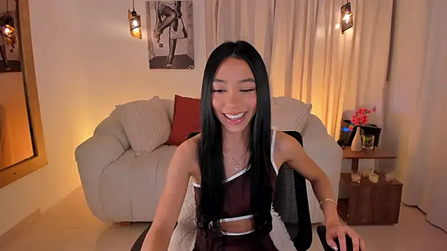 IsabellaLux  online show from May 3, 4:35 pm
