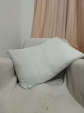 Snapshot of paula_p07 chatting on March 10, 10:09 am paula p07 online show from March 10, 10:09 am