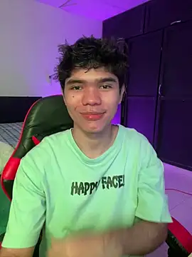 Snapshot of Camii_pink chatting on March 4, 6:36 pm Camii pink online show from March 4, 6:36 pm