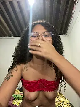 Snapshot of prettydall chatting on March 20, 2:49 am prettydall online show from March 20, 2:49 am