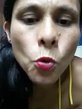 yuliitza4 online show from May 15, 12:39 am