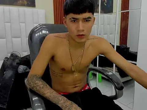 Snapshot of Thiago_collinss chatting on March 11, 10:27 pm Thiago collinss online show from March 11, 10:27 pm