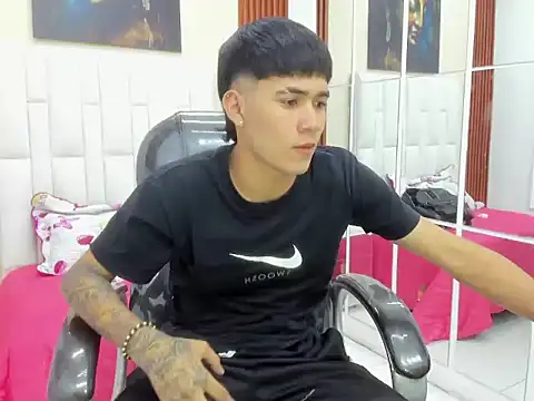 Snapshot of Thiago_collinss chatting on March 14, 10:04 pm Thiago collinss online show from March 14, 10:04 pm