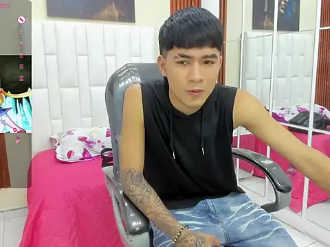 Snapshot of Thiago_collinss chatting on March 19, 10:14 pm Thiago collinss online show from March 19, 10:14 pm