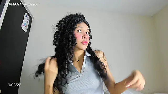 Snapshot of Sophiemoo_ chatting on March 9, 12:09 pm Sophiemoo online show from March 9, 12:09 pm