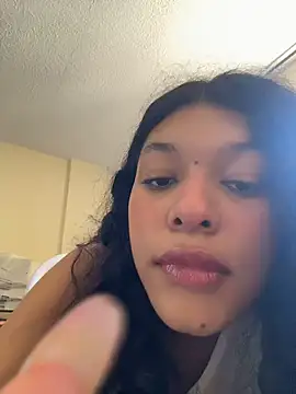 Sophiemoo  online show from June 26, 2:54 pm