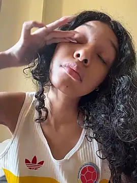 Sophiemoo  online show from June 30, 3:13 pm