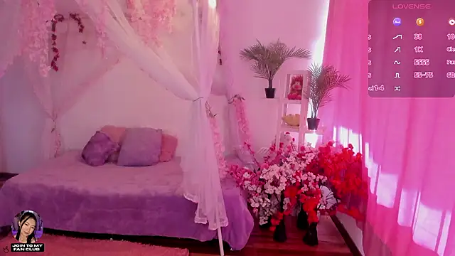 Snapshot of Hanna_Naoo chatting on March 19, 8:35 pm Hanna Naoo online show from March 19, 8:35 pm