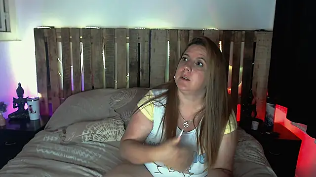 Snapshot of Jessi_jones chatting on March 25, 3:23 am Jessi jones online show from March 25, 3:23 am