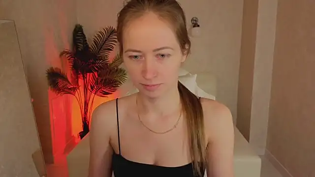 Snapshot of Bella_McKenzie chatting on March 21, 3:11 am Bella McKenzie online show from March 21, 3:11 am