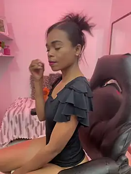 Snapshot of camila_avila chatting on March 21, 8:19 am camila avila online show from March 21, 8:19 am