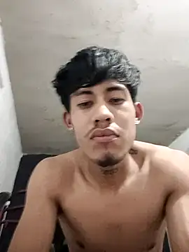 Snapshot of FanlikeSaxist chatting on April 4, 2:43 am FanlikeSaxist online show from April 4, 2:43 am