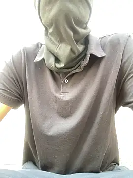 Snapshot of daniman3 chatting on April 2, 6:44 am daniman3 online show from April 2, 6:44 am