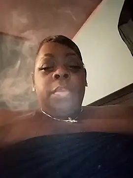 Snapshot of Pinkchocolatebbw chatting on April 4, 6:33 am Pinkchocolatebbw online show from April 4, 6:33 am