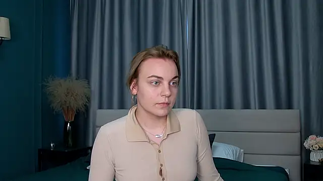 Snapshot of Glow_Margo chatting on March 6, 1:46 am Glow Margo online show from March 6, 1:46 am