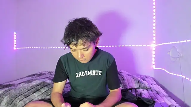 Snapshot of Kody_Royale chatting on March 2, 11:33 pm Kody Royale online show from March 2, 11:33 pm