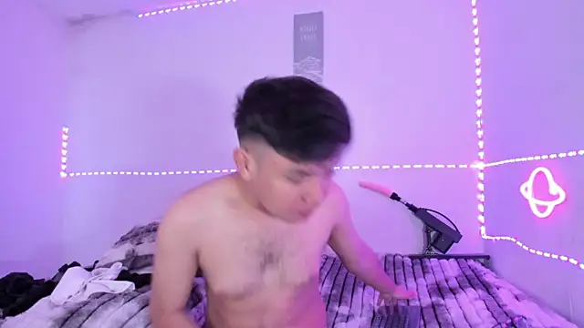 Snapshot of Kody_Royale chatting on April 4, 8:39 pm Kody Royale online show from April 4, 8:39 pm