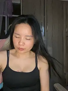 Ivy Trix2 online show from March 31, 2:06 pm