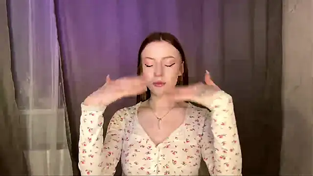 Rosalielue online show from May 17, 6:59 pm