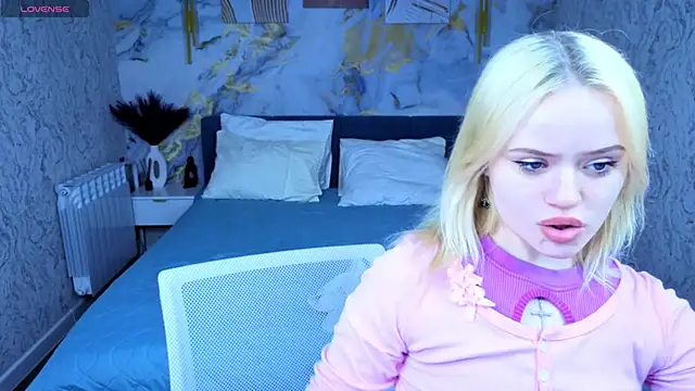 Snapshot of Tessa_Ashe chatting on April 5, 9:17 am Tessa Ashe online show from April 5, 9:17 am