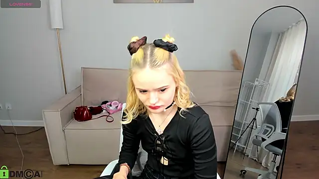 Snapshot of Tessa_Ashe chatting on April 13, 9:37 am Tessa Ashe online show from April 13, 9:37 am
