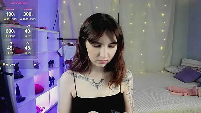 VittoriaNix online show from March 9, 1:59 pm