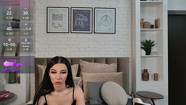 ErinEvans online show from May 13, 6:00 am