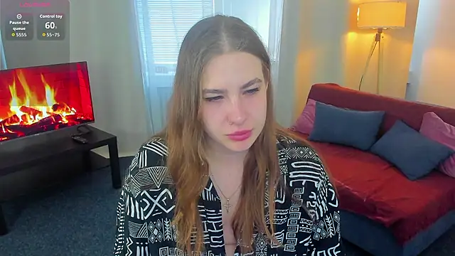 Snapshot of EmilyBlazee chatting on March 5, 2:35 pm EmilyBlazee online show from March 5, 2:35 pm