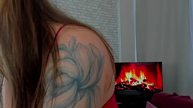 Snapshot of EmilyBlazee chatting on March 6, 2:24 pm EmilyBlazee online show from March 6, 2:24 pm