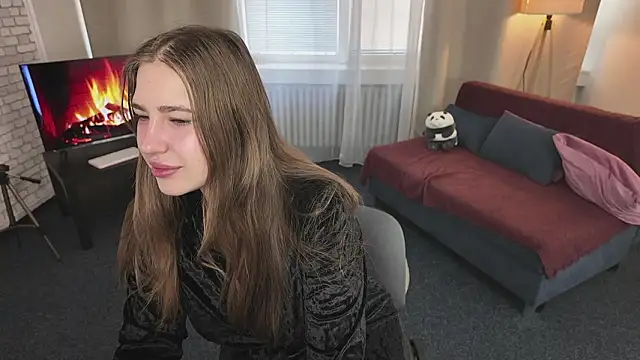 Snapshot of EmilyBlazee chatting on March 22, 10:51 am EmilyBlazee online show from March 22, 10:51 am