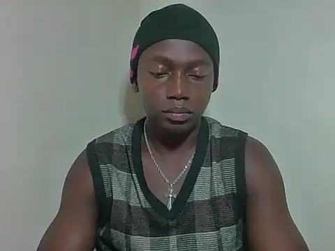 Snapshot of darkerberryguy chatting on March 7, 10:18 pm darkerberryguy online show from March 7, 10:18 pm