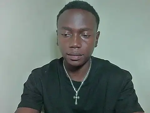 Snapshot of darkerberryguy chatting on March 13, 4:13 pm darkerberryguy online show from March 13, 4:13 pm